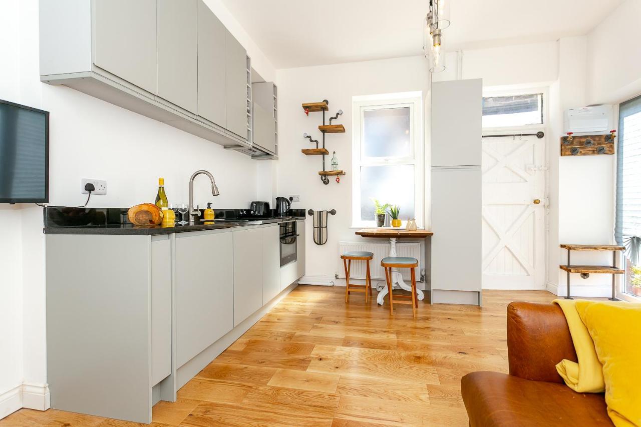 The Bs Hive, Modern, Stylish, 2 Bedroom House, In Harrogate Centre Екстер'єр фото