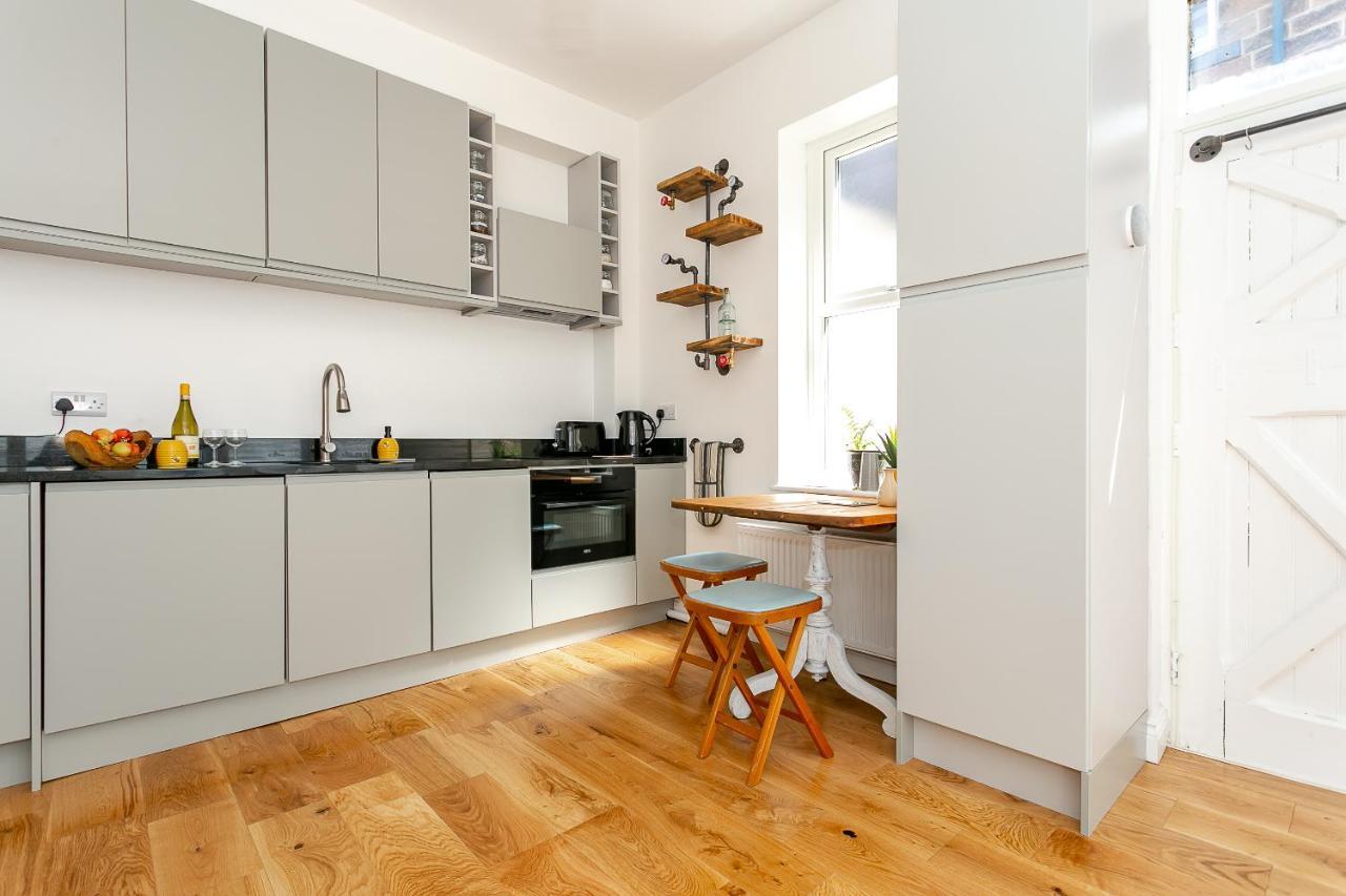 The Bs Hive, Modern, Stylish, 2 Bedroom House, In Harrogate Centre Екстер'єр фото